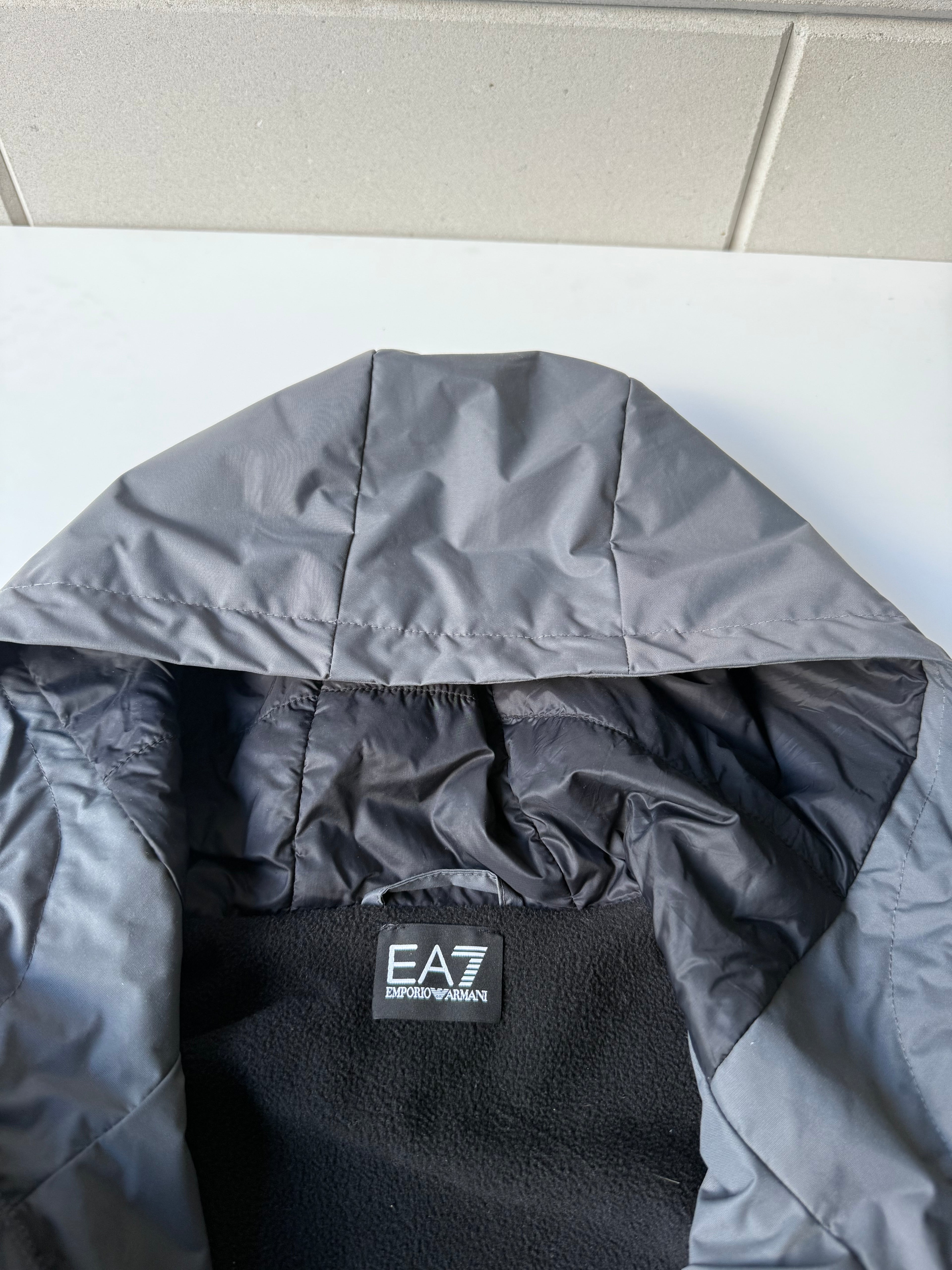 EA7 Emporio Armani windjack- Size  S