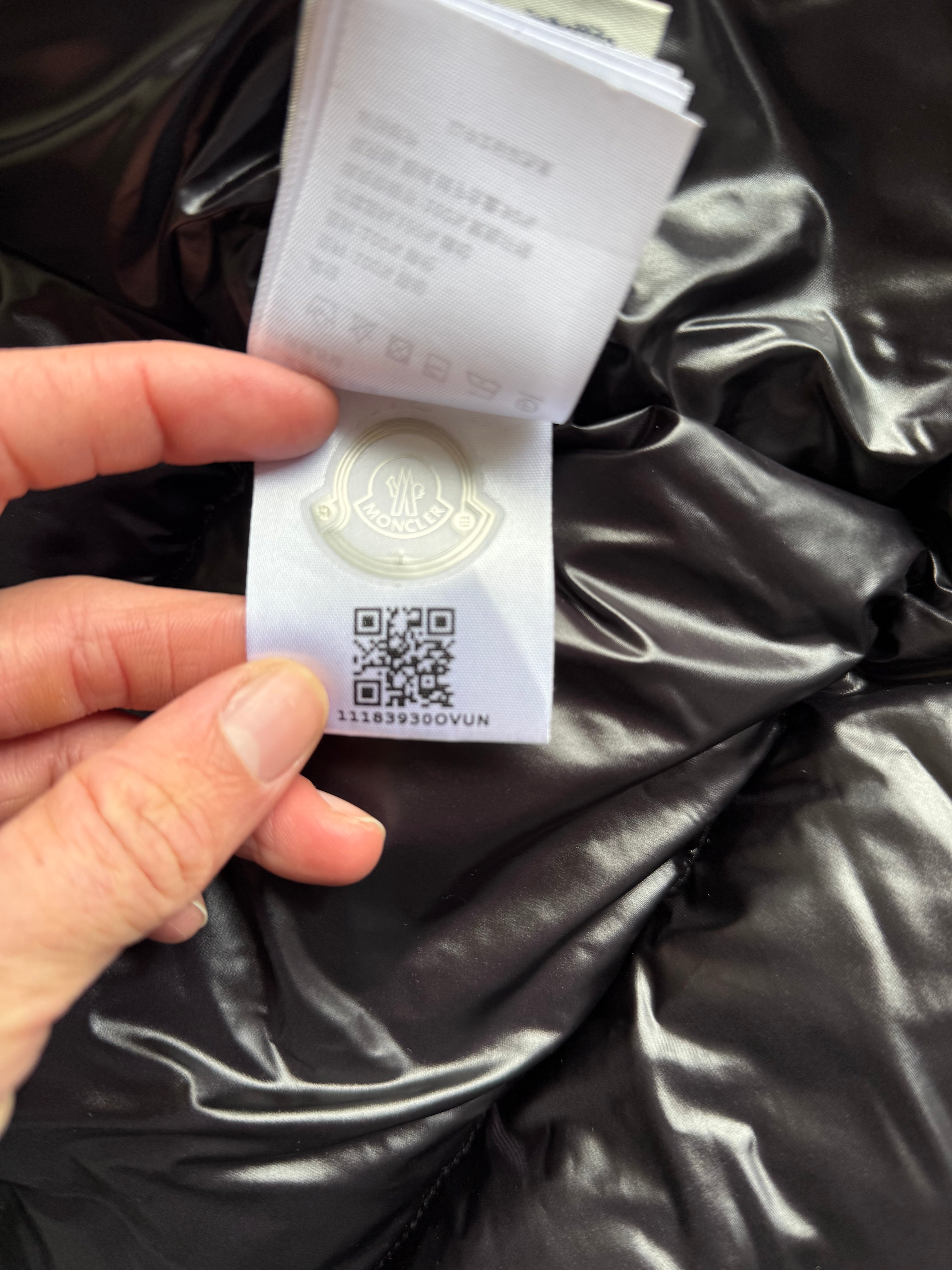 Moncler madeira jacket black- Size xs