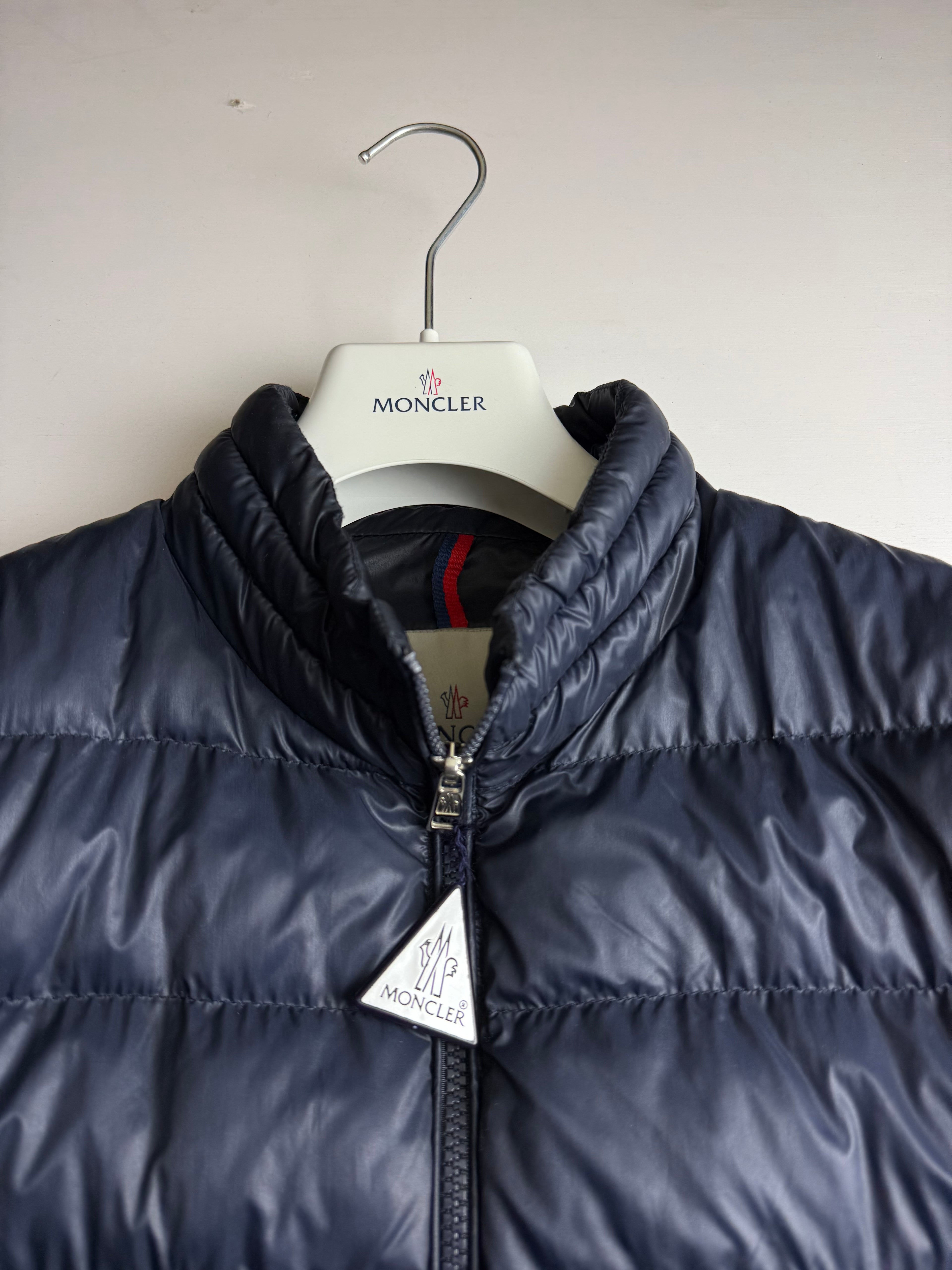 Moncler Lambot Puffer Down Jacket in marineblauw- Size m