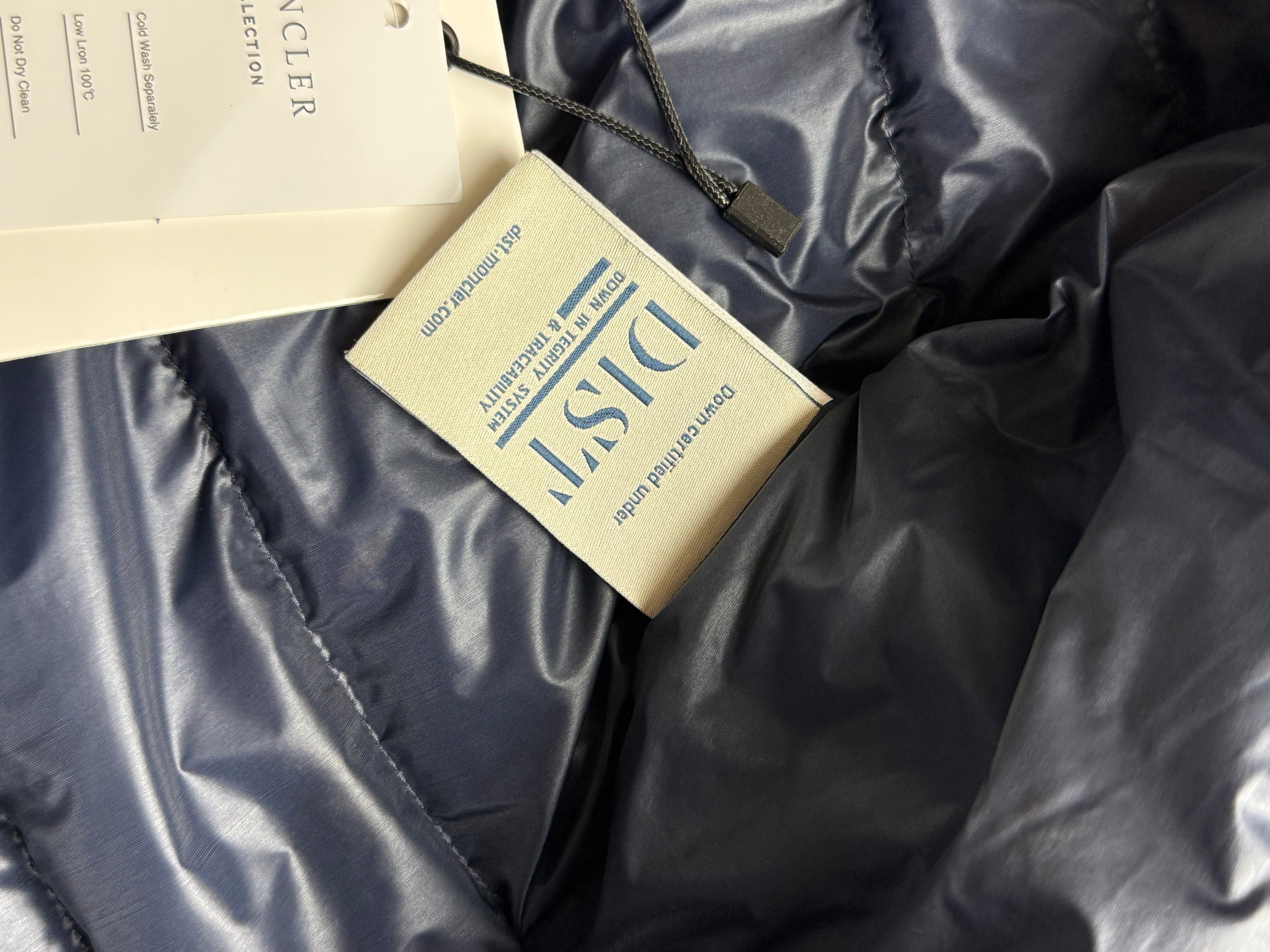 Moncler Lambot Puffer Down Jacket in marineblauw- Size m