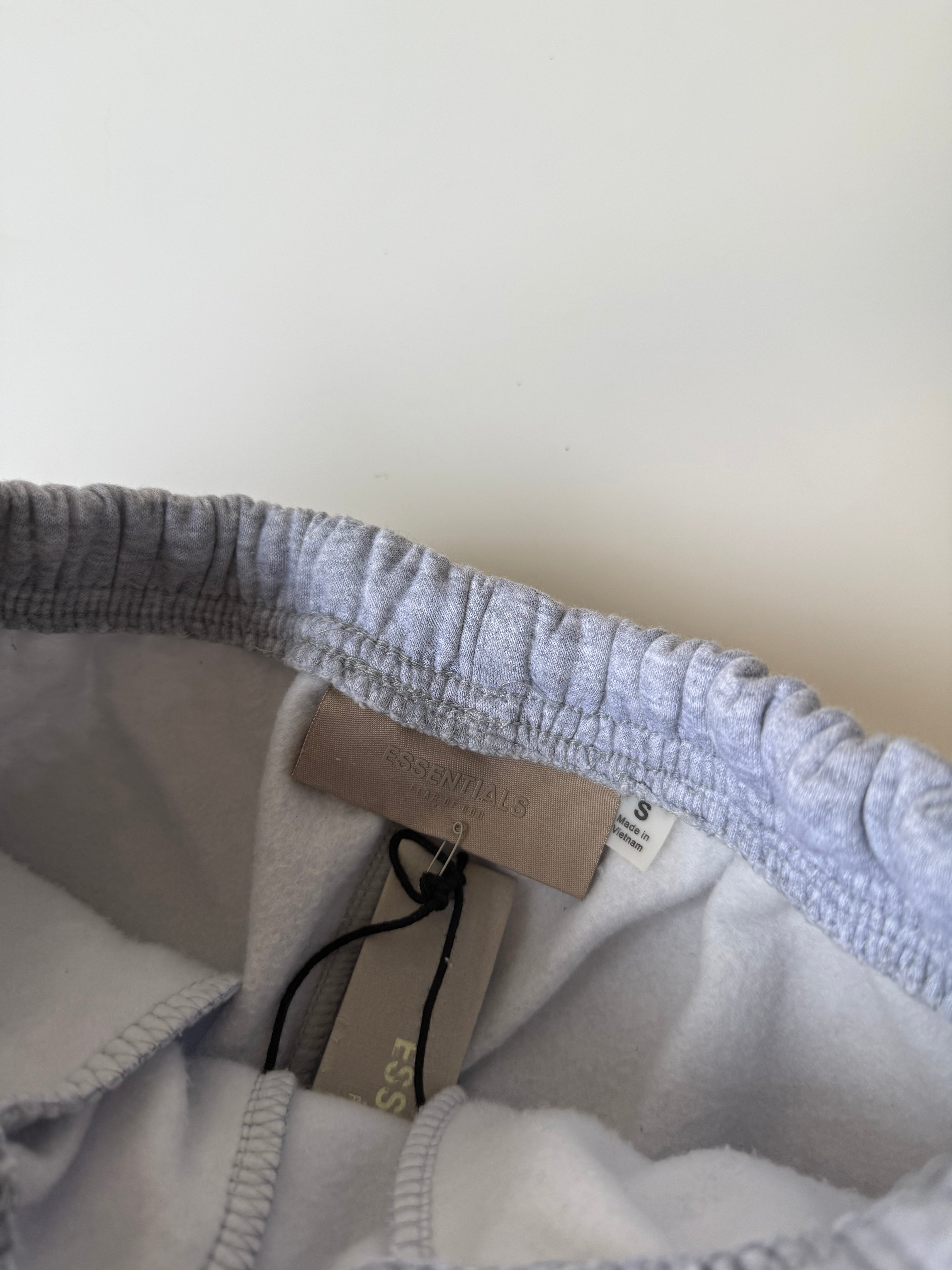 FEAR OF GOD ESSENTIALS FW24 LIGHT HEATHER Jogger / Size xs