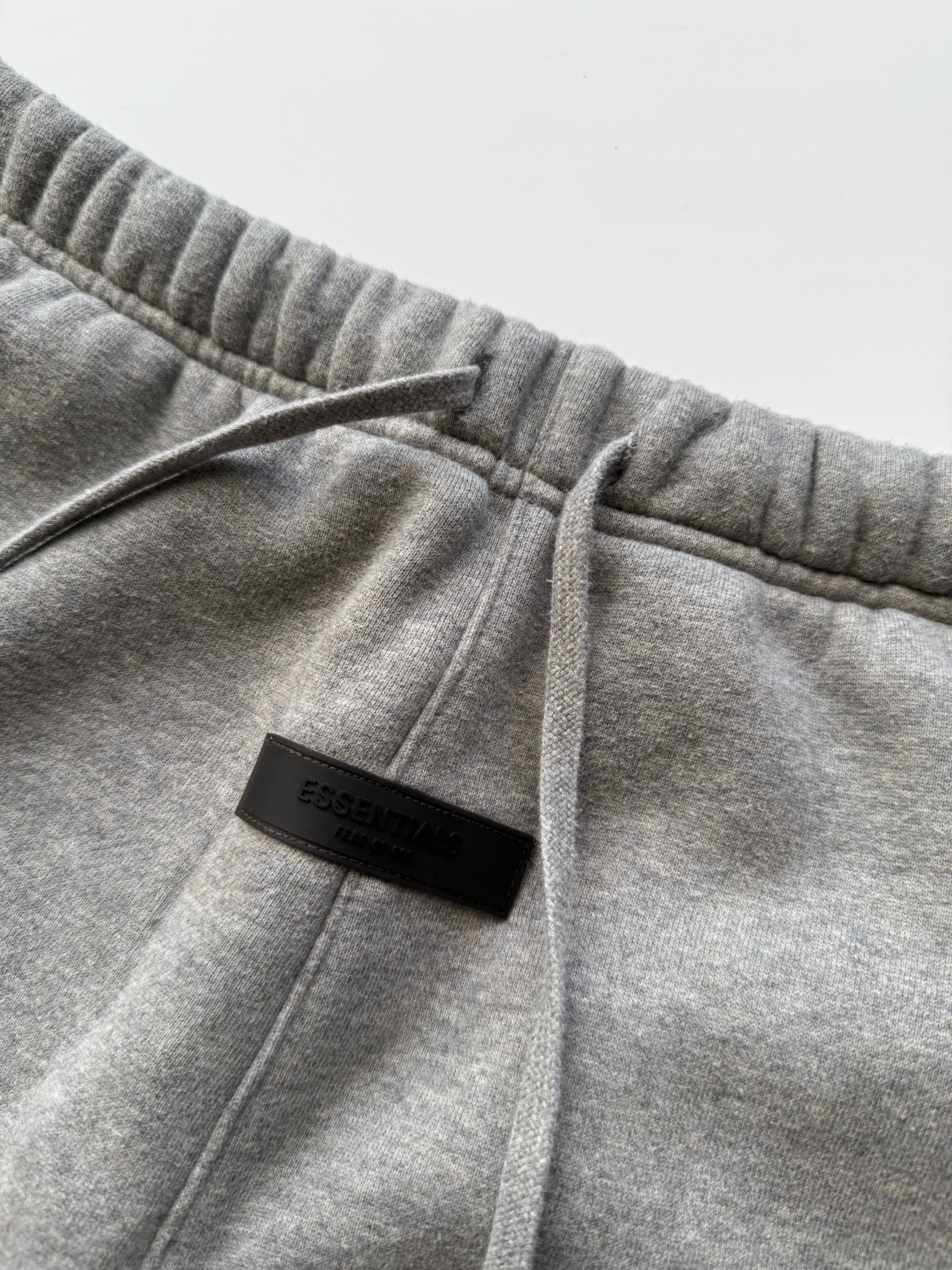 Fear Of God Essentials jogger dark oatmeal - Size S