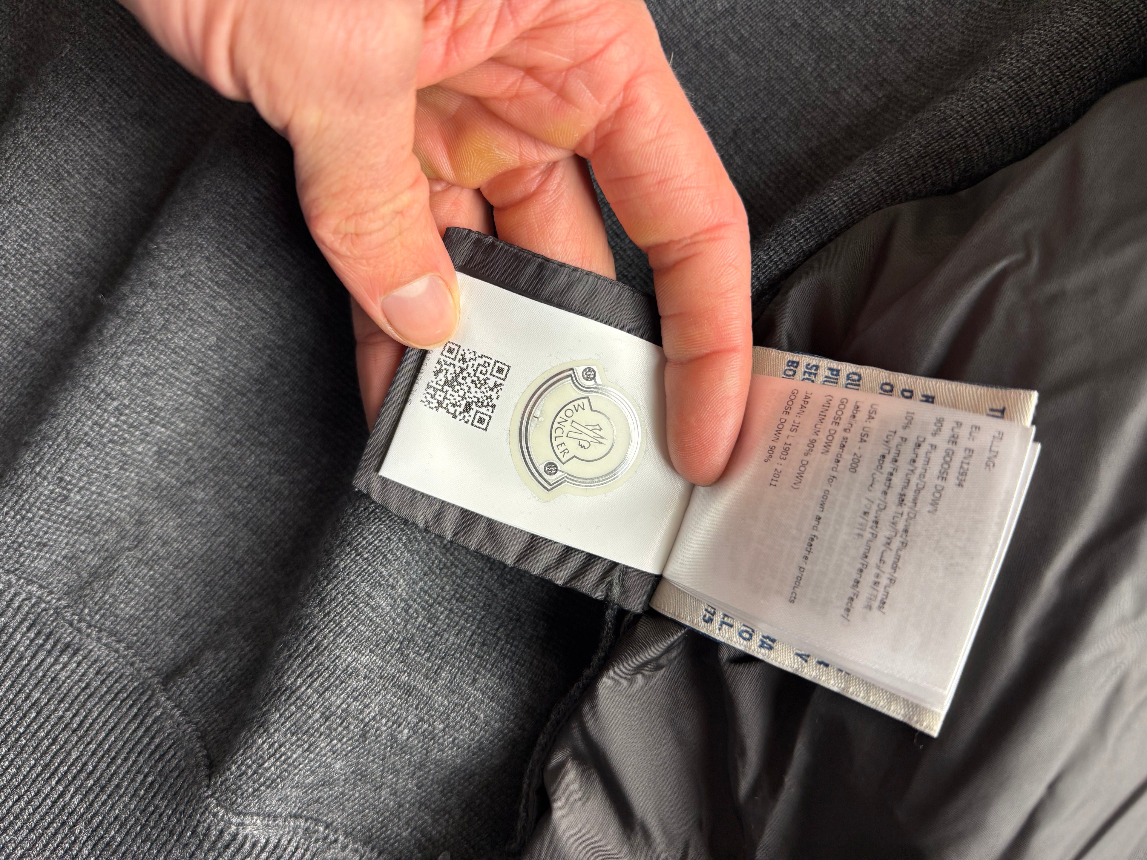 Moncler Maglione Tricot Cardigan grey - Size M