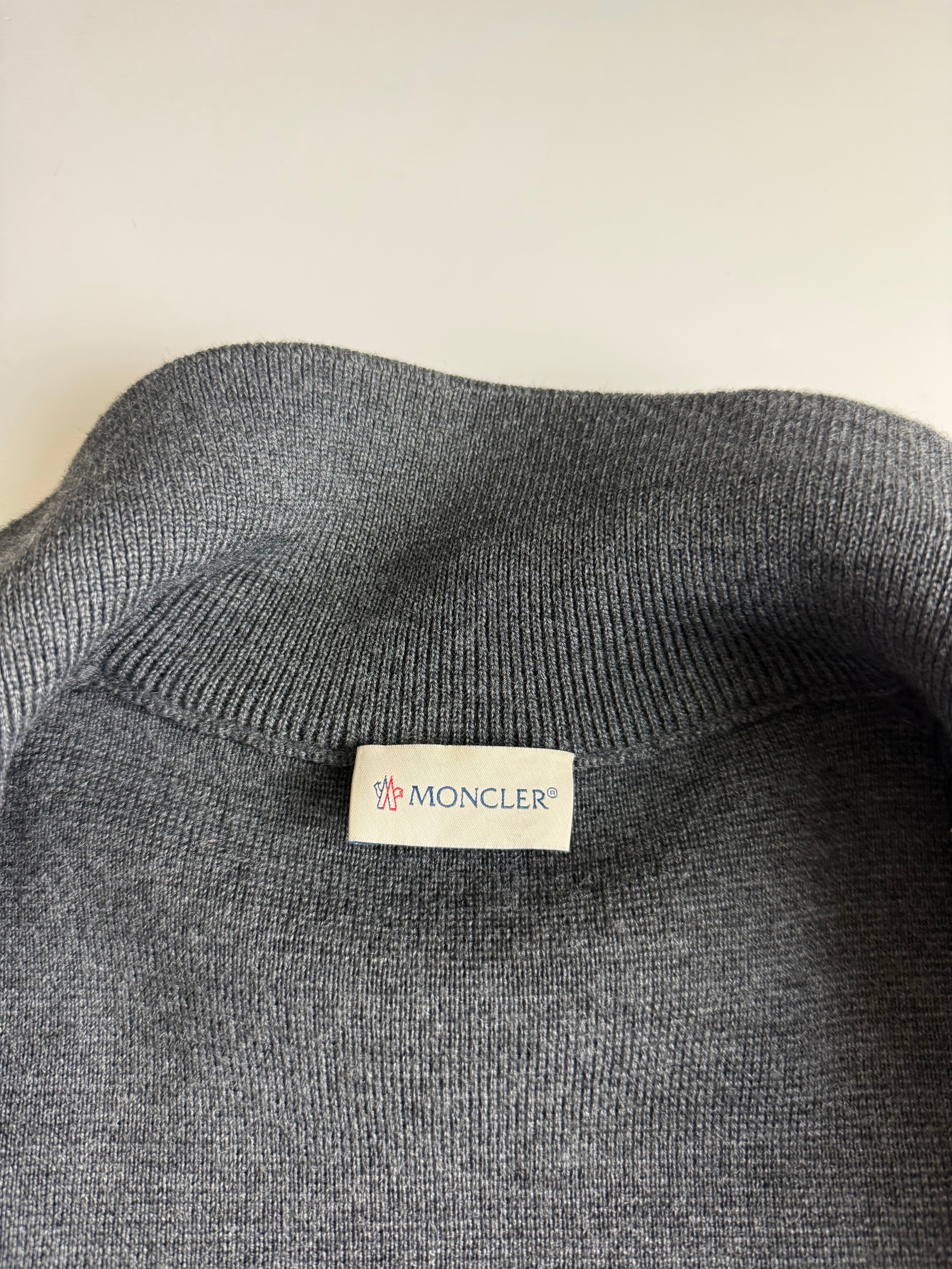 Moncler Maglione Tricot Cardigan grey - Size M