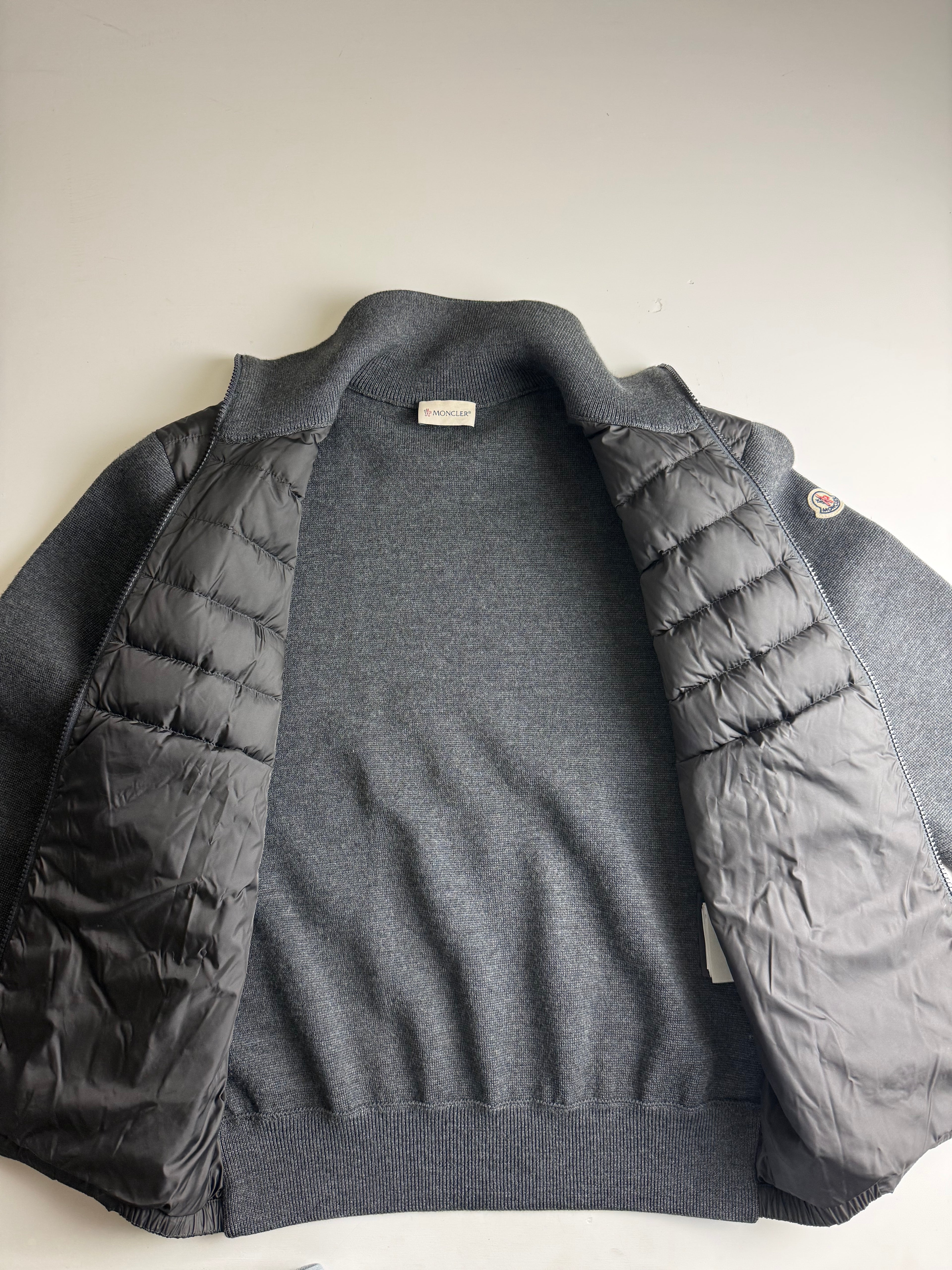 Moncler Maglione Tricot Cardigan grey - Size M